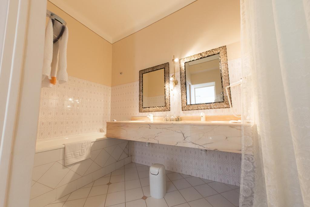 Hotel Le Grand Paris Digne-les-Bains Esterno foto